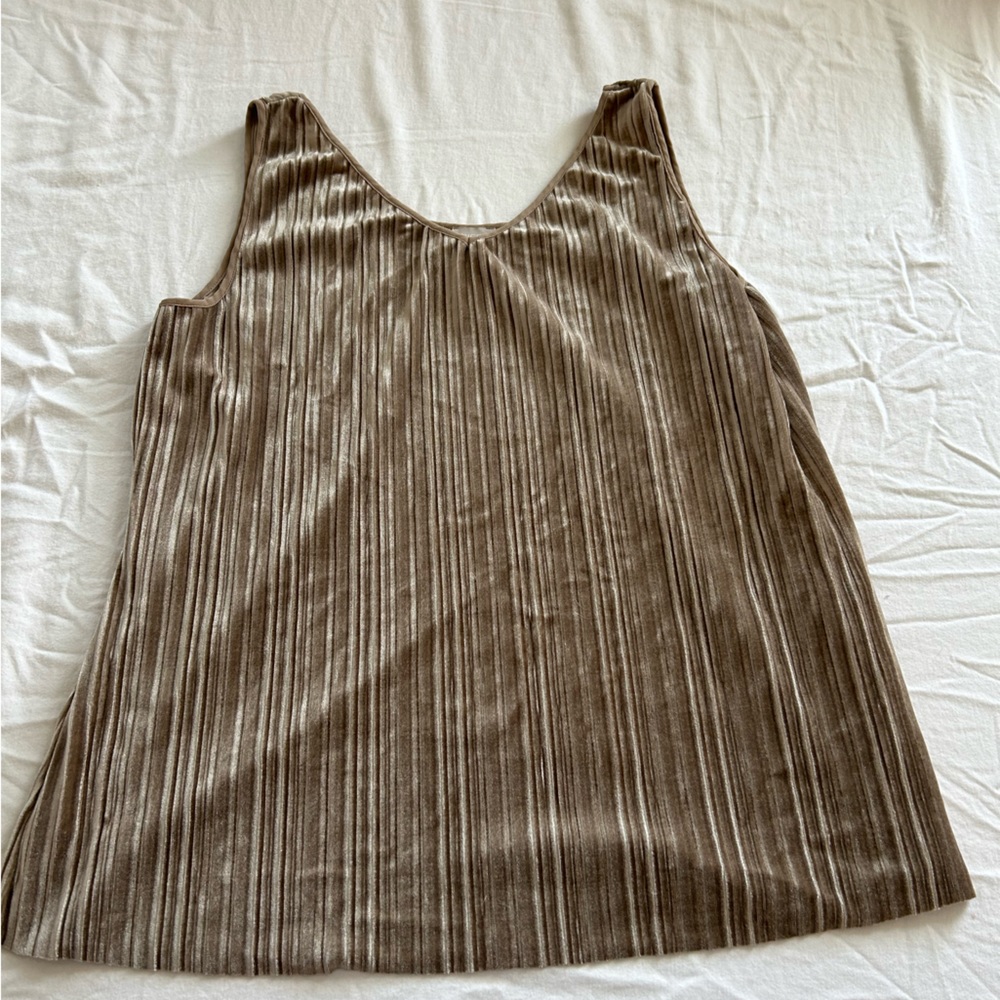chico’s • metalic oversized tank top